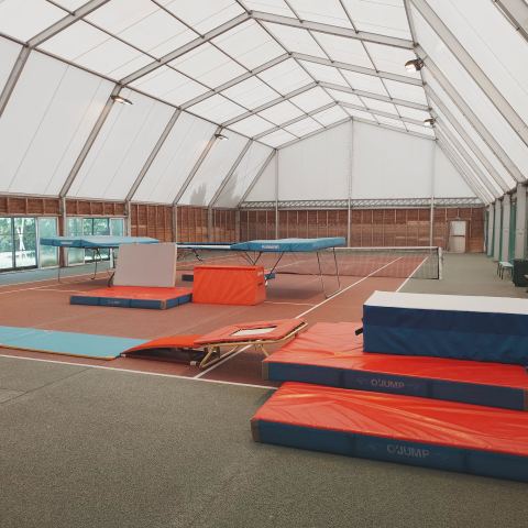 Hier on était au JO du 12e, organisés par l'OMS 12. On a initié plus de 40 enfants au trampoline ! Et ils ont adoré ! On espère pouvoir ouvr